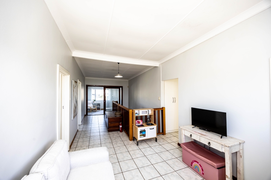 To Let 4 Bedroom Property for Rent in Kidds Beach Eastern Cape